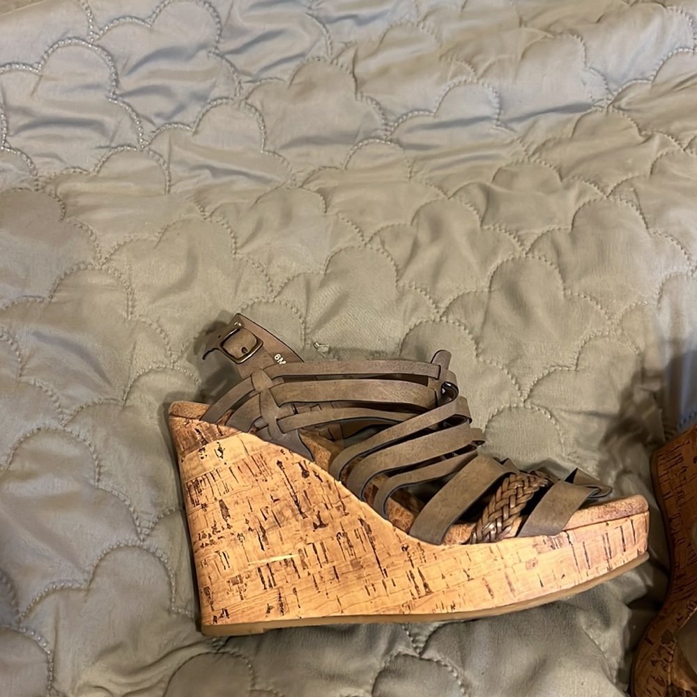 Platform Wedges - Picture 2 of 4